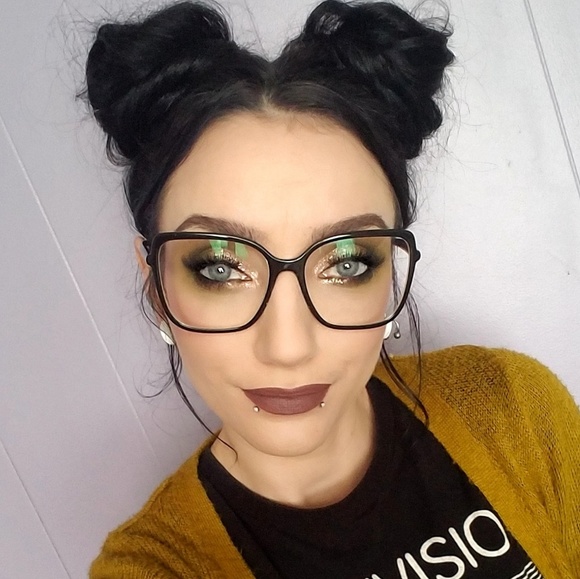 Meet Your Posher - Picture 15 of 16